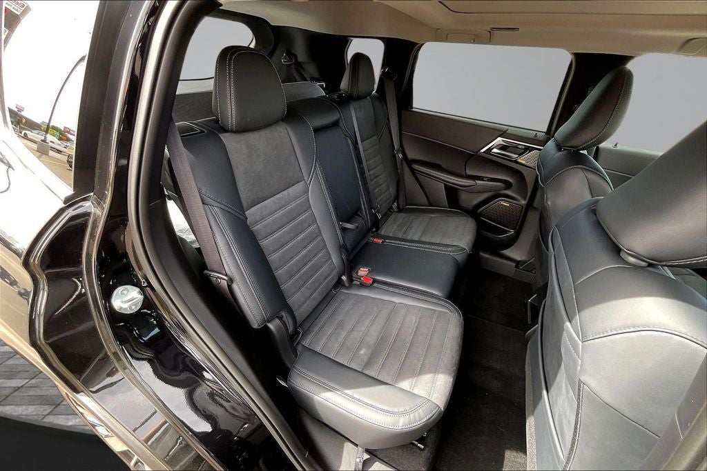 2026 Mitsubishi Outlander SE