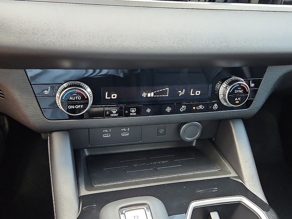 2026 Mitsubishi Outlander LE