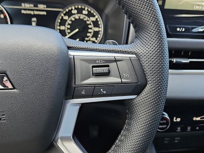 2026 Mitsubishi Outlander LE
