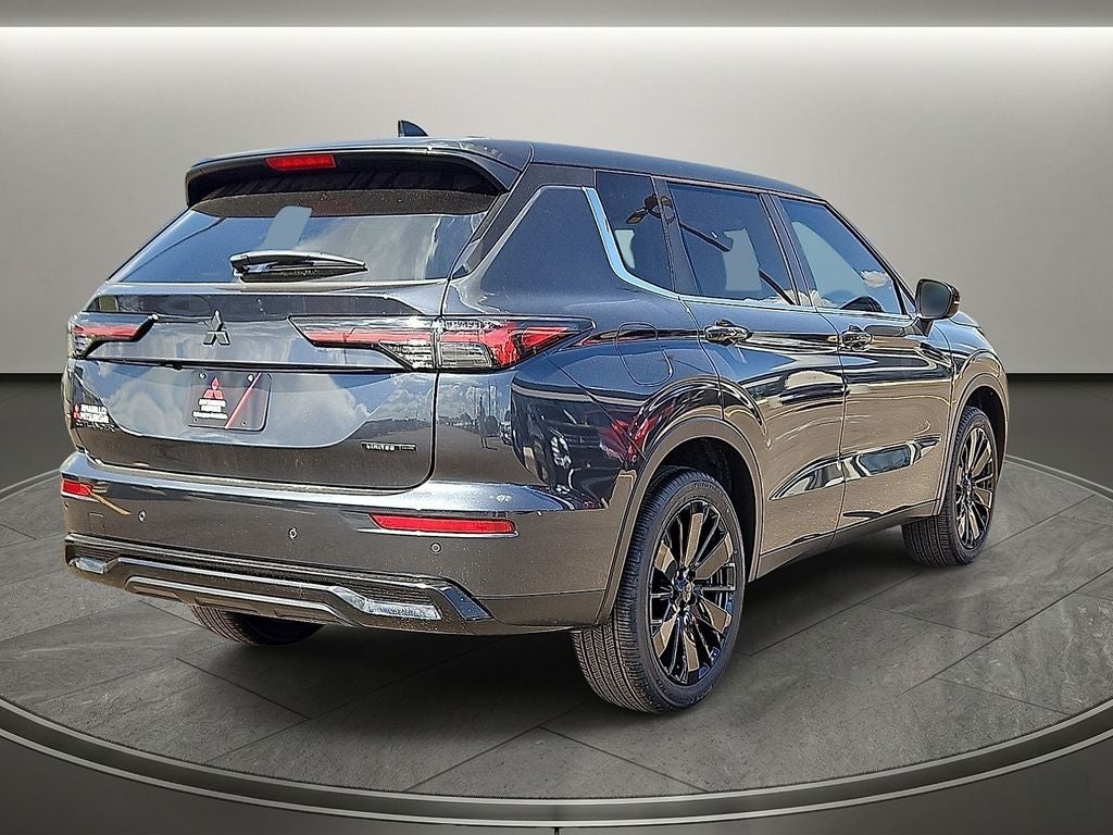 2026 Mitsubishi Outlander LE