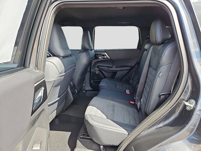 2026 Mitsubishi Outlander LE