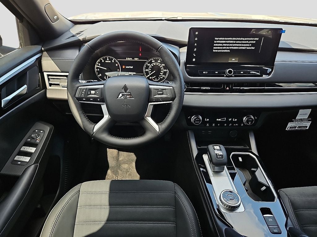 2026 Mitsubishi Outlander LE