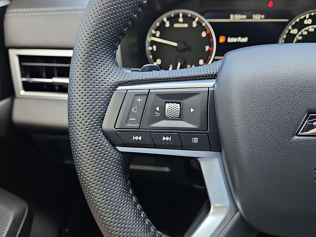 2026 Mitsubishi Outlander LE