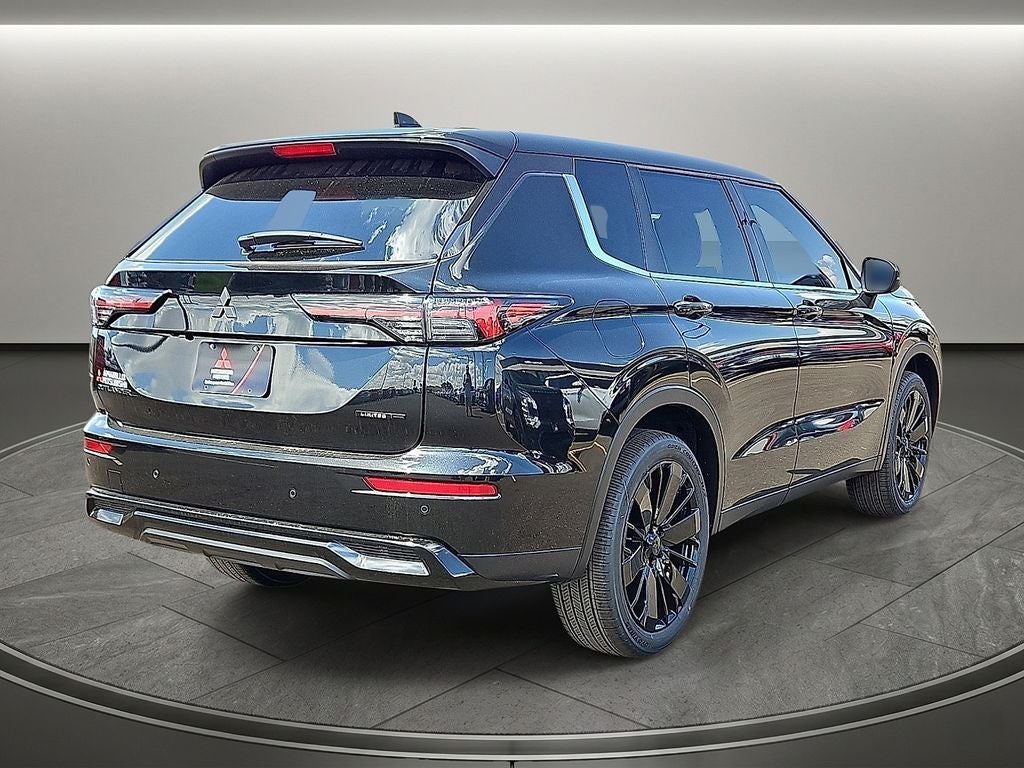 2026 Mitsubishi Outlander LE
