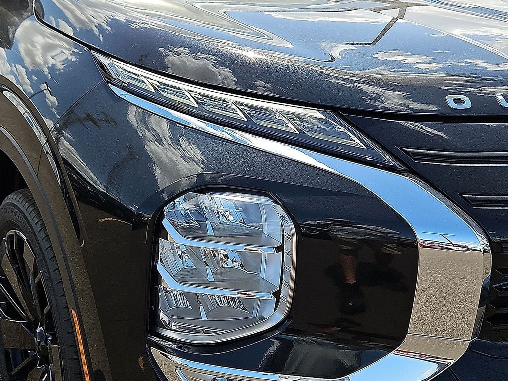 2026 Mitsubishi Outlander LE