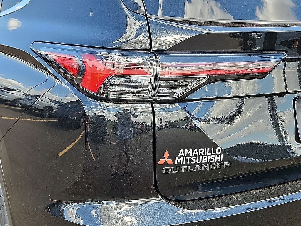 2026 Mitsubishi Outlander LE