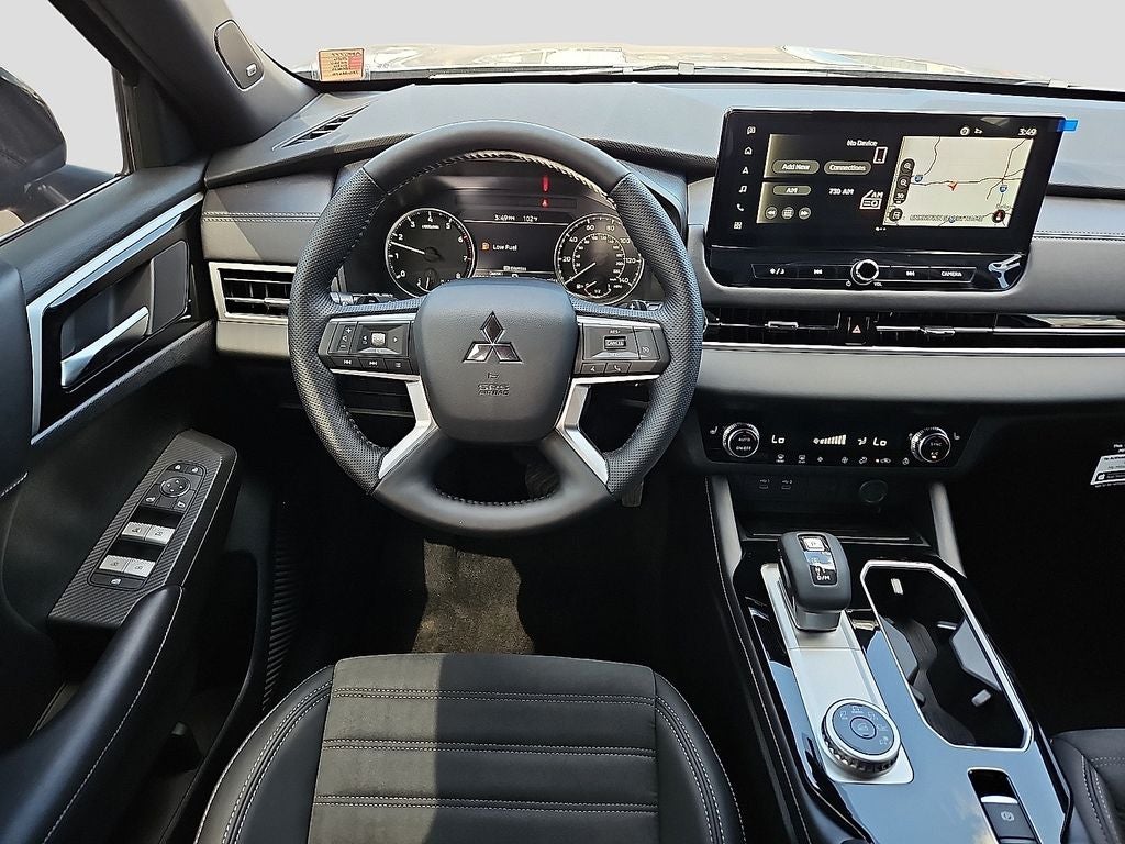 2026 Mitsubishi Outlander LE