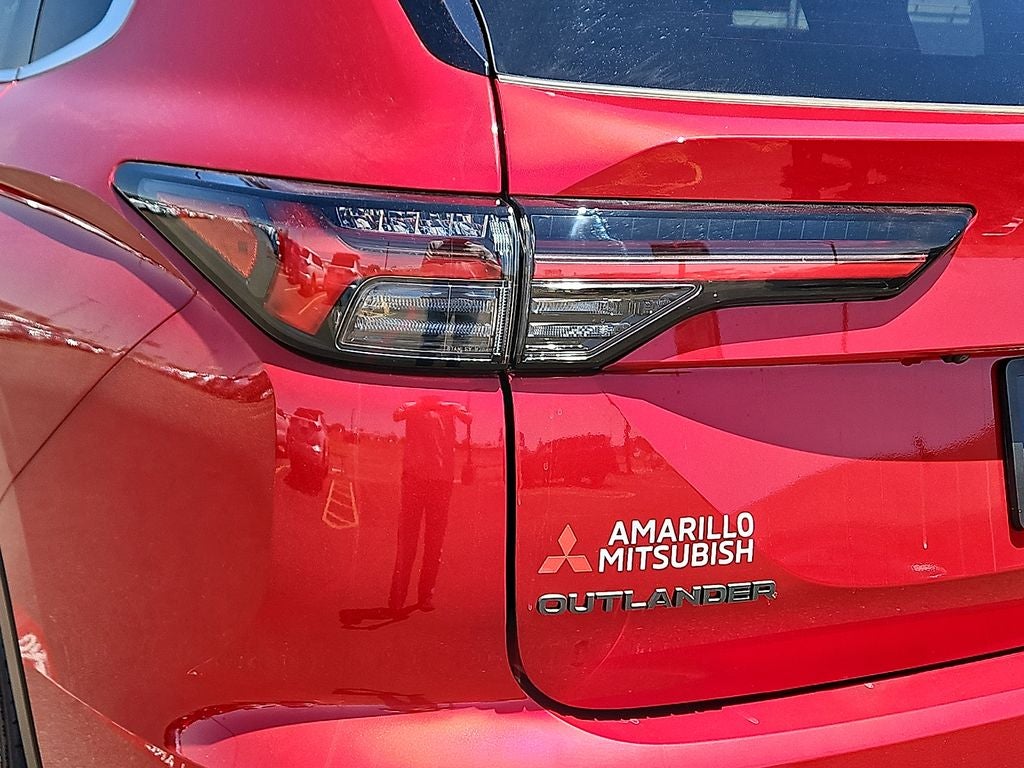 2026 Mitsubishi Outlander LE