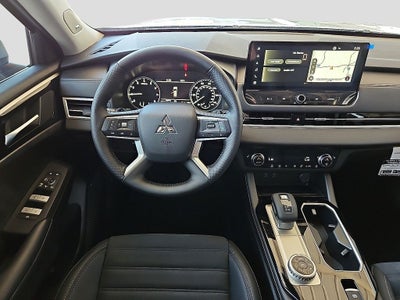 2026 Mitsubishi Outlander SE