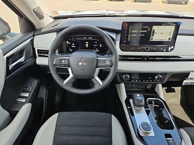 2026 Mitsubishi Outlander SE