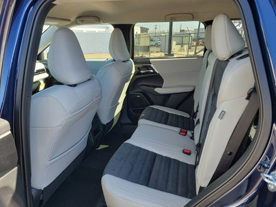 2026 Mitsubishi Outlander SE