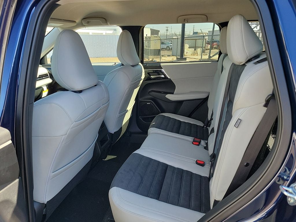 2026 Mitsubishi Outlander SE