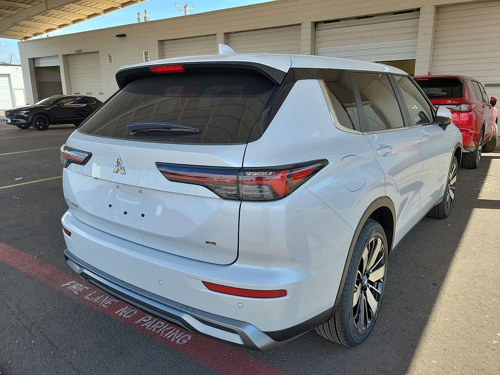 2026 Mitsubishi Outlander SE