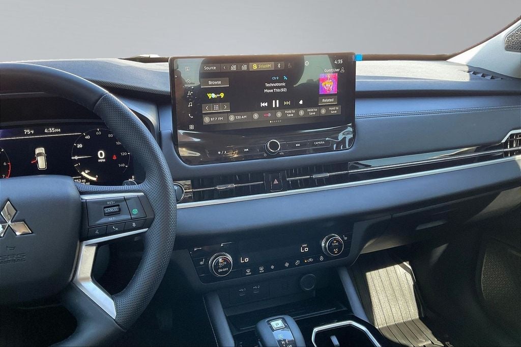 2026 Mitsubishi Outlander SE