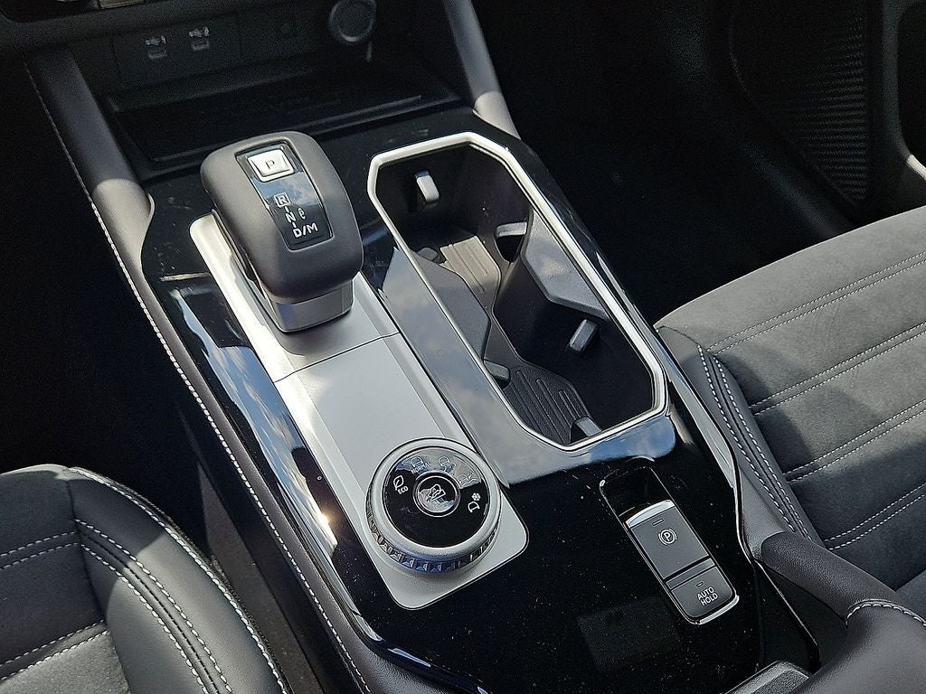 2026 Mitsubishi Outlander LE
