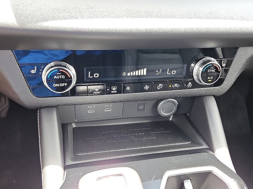 2026 Mitsubishi Outlander LE