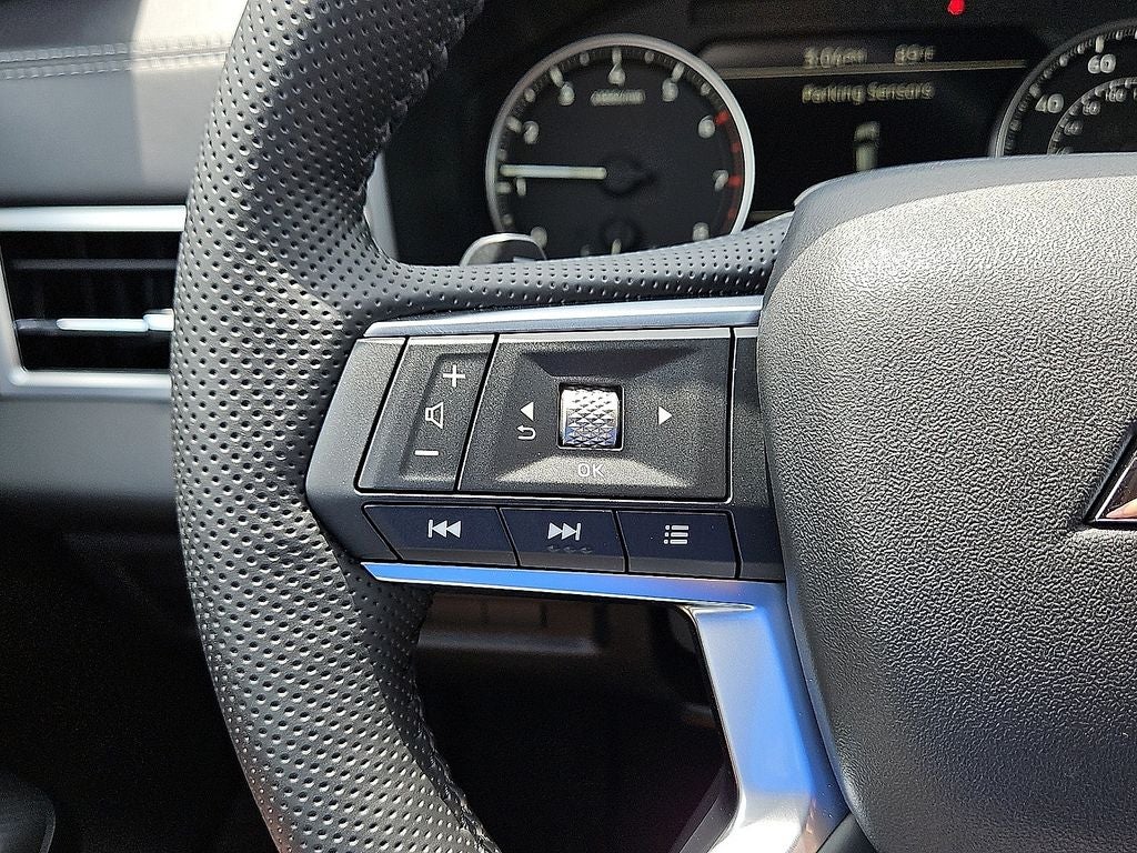 2026 Mitsubishi Outlander LE