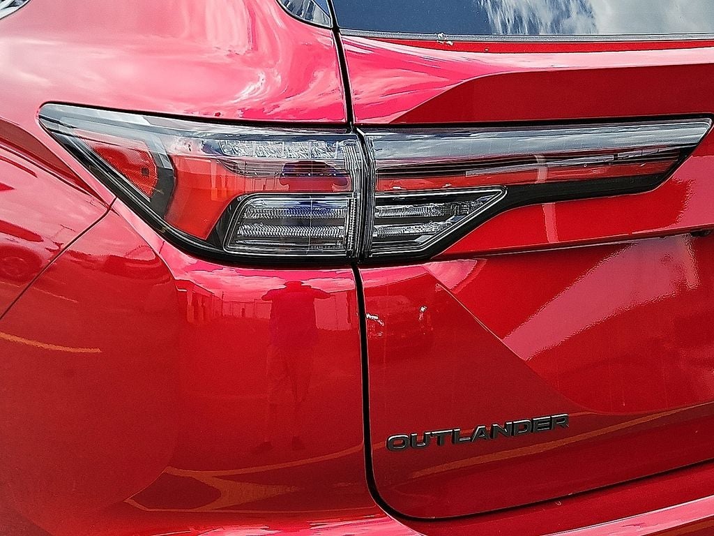 2026 Mitsubishi Outlander LE