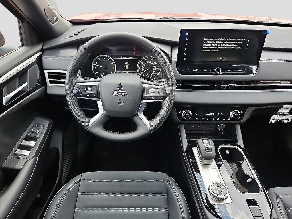 2026 Mitsubishi Outlander LE