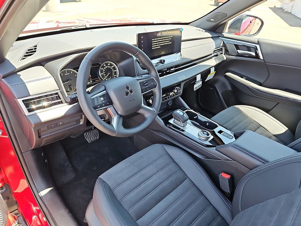 2026 Mitsubishi Outlander LE