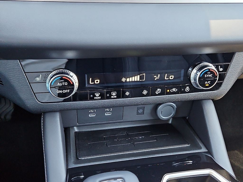 2026 Mitsubishi Outlander LE
