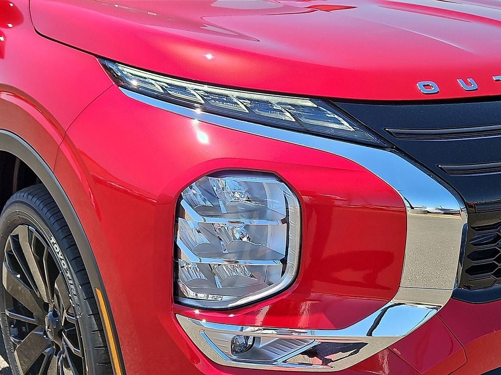 2026 Mitsubishi Outlander LE
