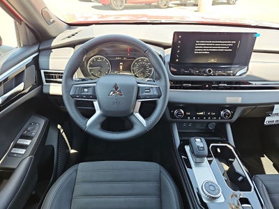 2026 Mitsubishi Outlander LE