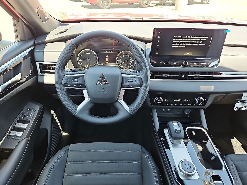 2026 Mitsubishi Outlander LE
