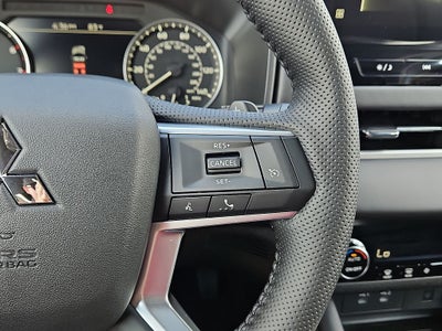 2026 Mitsubishi Outlander LE