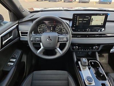 2026 Mitsubishi Outlander LE