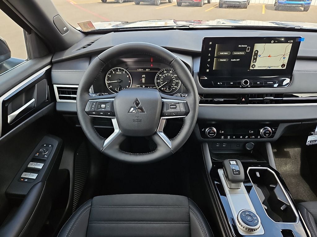 2026 Mitsubishi Outlander LE
