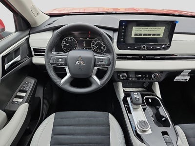 2026 Mitsubishi Outlander SE