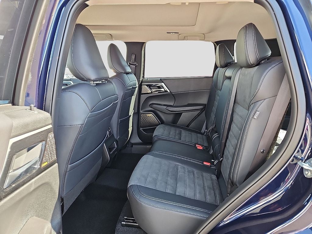 2026 Mitsubishi Outlander SE