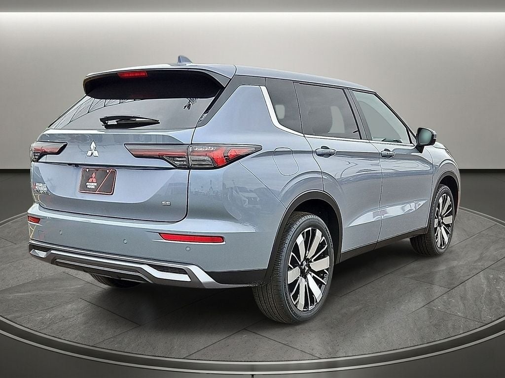 2026 Mitsubishi Outlander SE