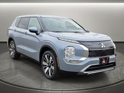 2026 Mitsubishi Outlander SE