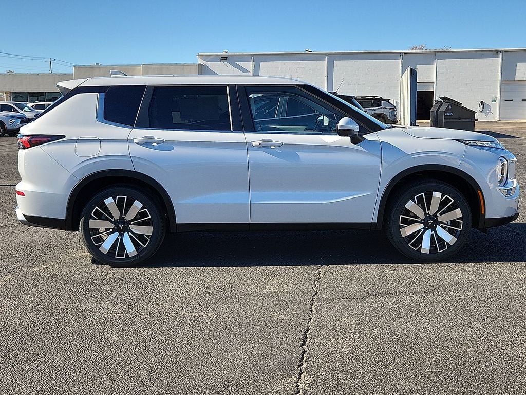 2026 Mitsubishi Outlander SE