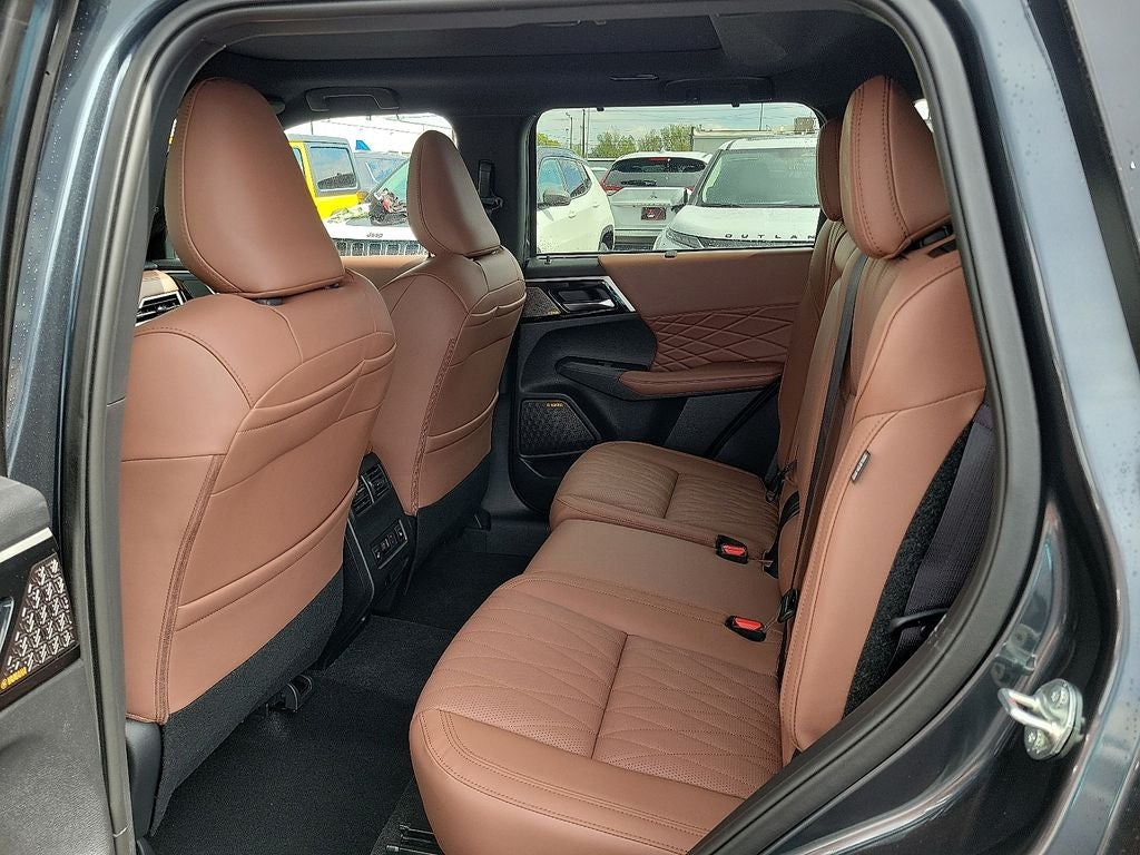 2025 Mitsubishi Outlander SEL