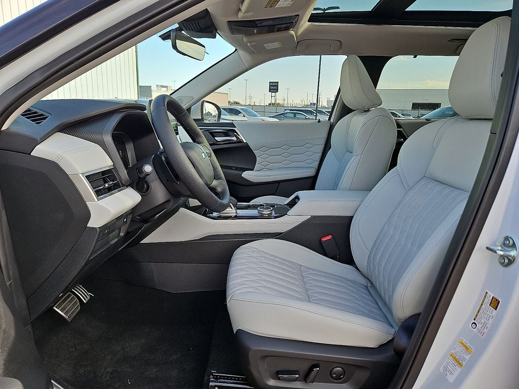 2025 Mitsubishi Outlander SEL