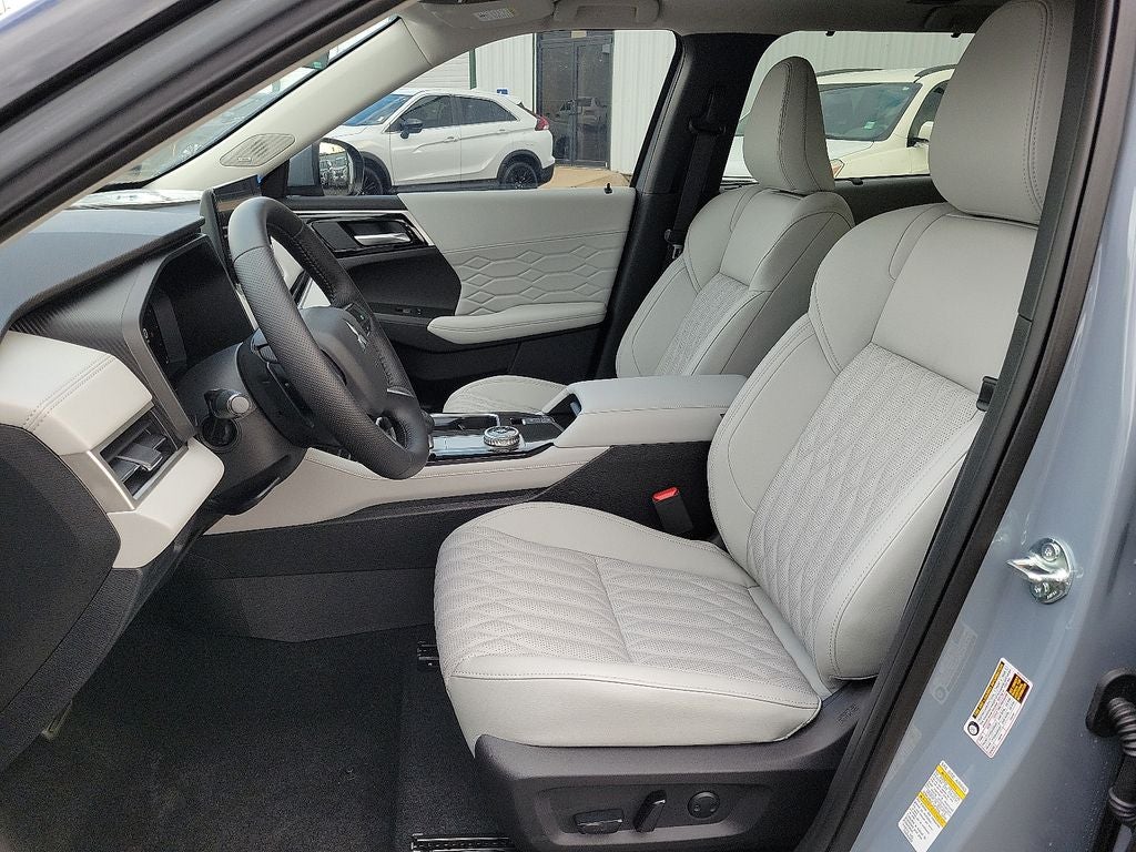 2025 Mitsubishi Outlander SEL