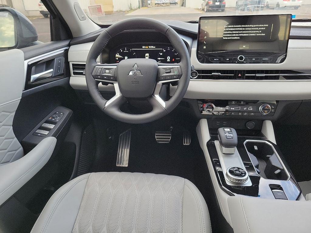 2025 Mitsubishi Outlander SEL