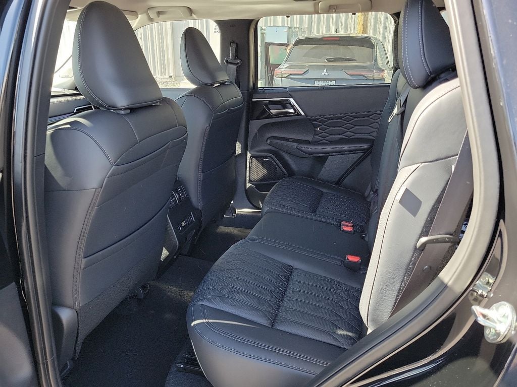 2025 Mitsubishi Outlander SEL