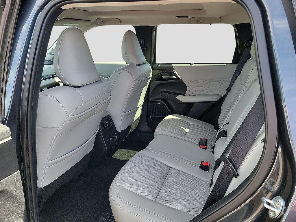 2025 Mitsubishi Outlander SEL