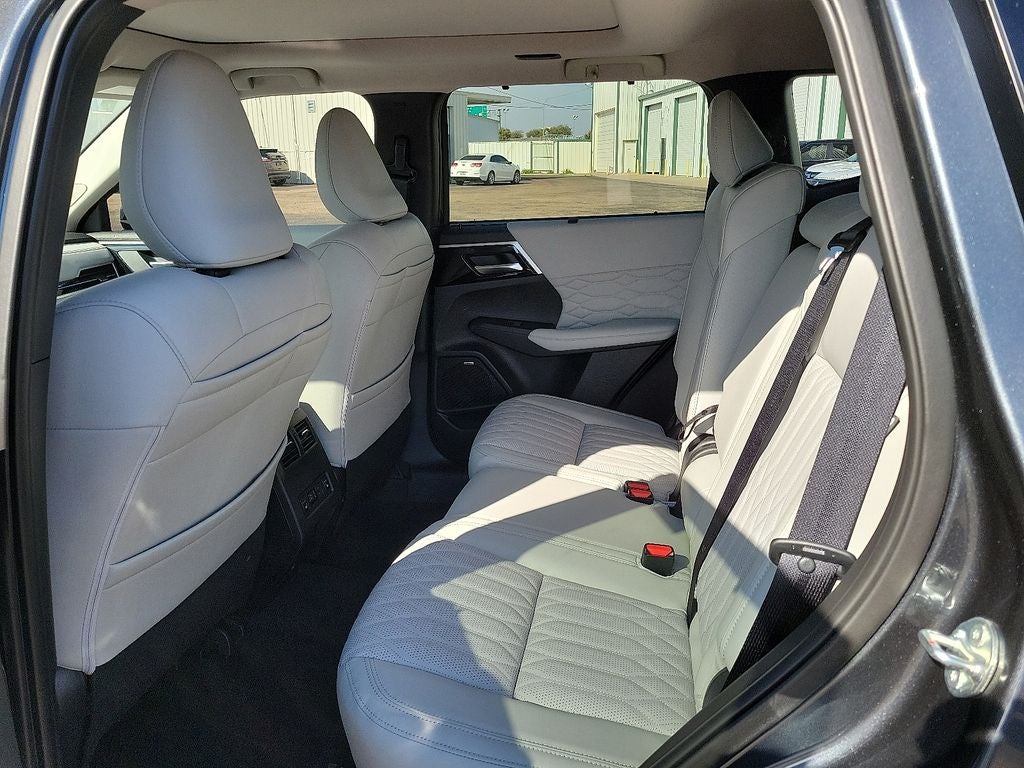 2025 Mitsubishi Outlander SEL