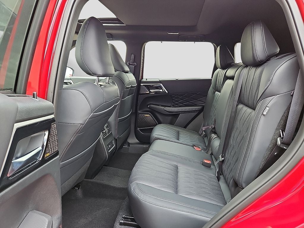 2026 Mitsubishi Outlander Black Edition