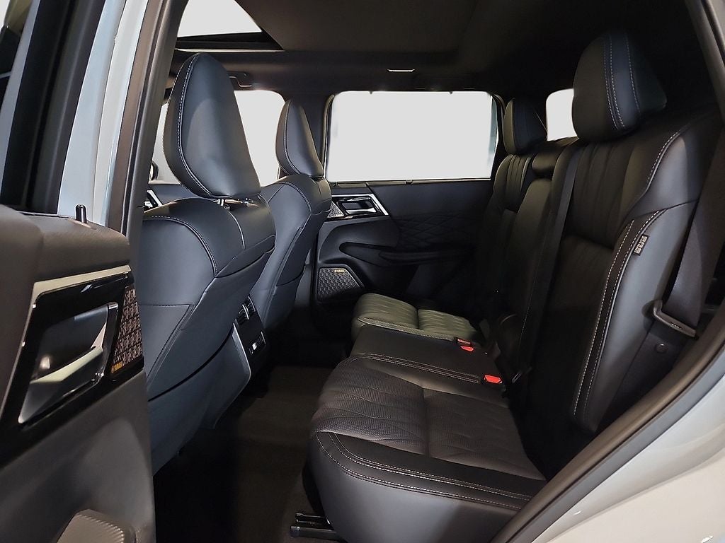 2026 Mitsubishi Outlander Black Edition