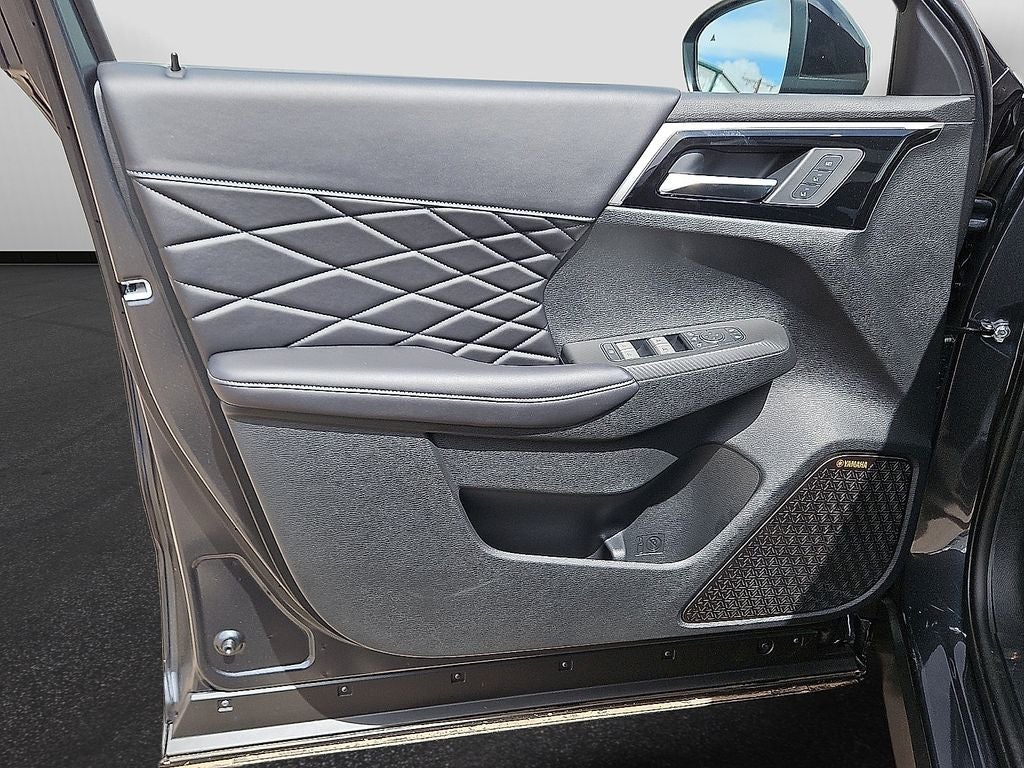 2026 Mitsubishi Outlander Black Edition