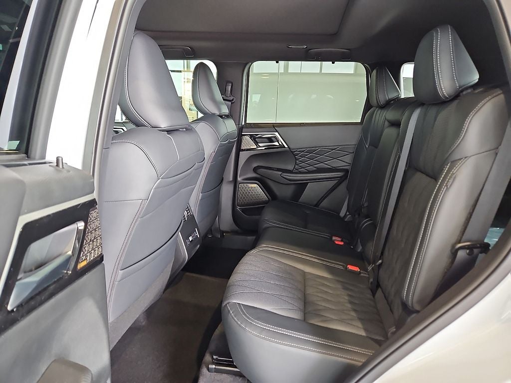 2026 Mitsubishi Outlander Black Edition