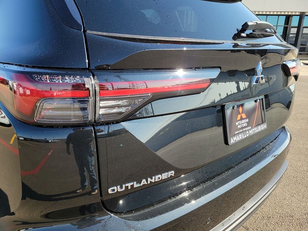 2026 Mitsubishi Outlander ES