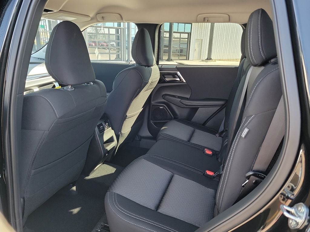 2026 Mitsubishi Outlander ES