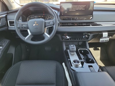 2026 Mitsubishi Outlander ES